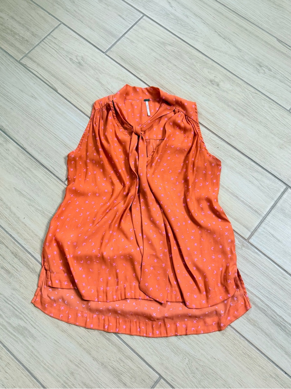 Free People Coral Pink Tie Neck Blouse Sleeveless Boho Chic Top Size M
